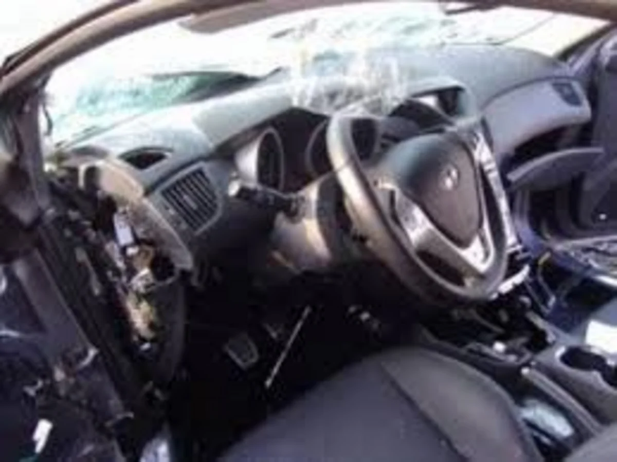 Bakıda iki avtomobil toqquşub, ölən var