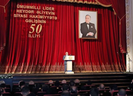 DTX Mədəniyyət Mərkəzində Heydər Əliyevin siyasi hakimiyyətə gəlişinin 50 illiyinə həsr olunmuş tədbir keçirilib