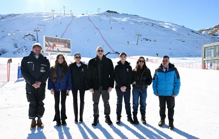 Prezident Şahdağ Turizm Kompleksindəki “Lakeside” hotelində aparılan işlərlə və “Xizək klubu” binasının tikintisi ilə tanış olub - YENİLƏNİB-2