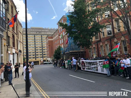 Londonda soydaşlarımız aksiya zamanı erməni təxribatı ilə üzləşib