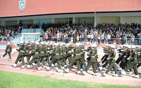 Müdafiə Nazirliyinin xüsusi təyinatlı təhsil müəssisələrində andiçmə mərasimləri keçirilib
