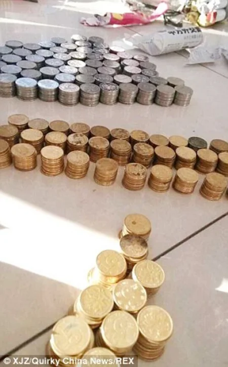 Çin vətəndaşı avtomobil almaq üçün 150 kq dəmir pul verib
