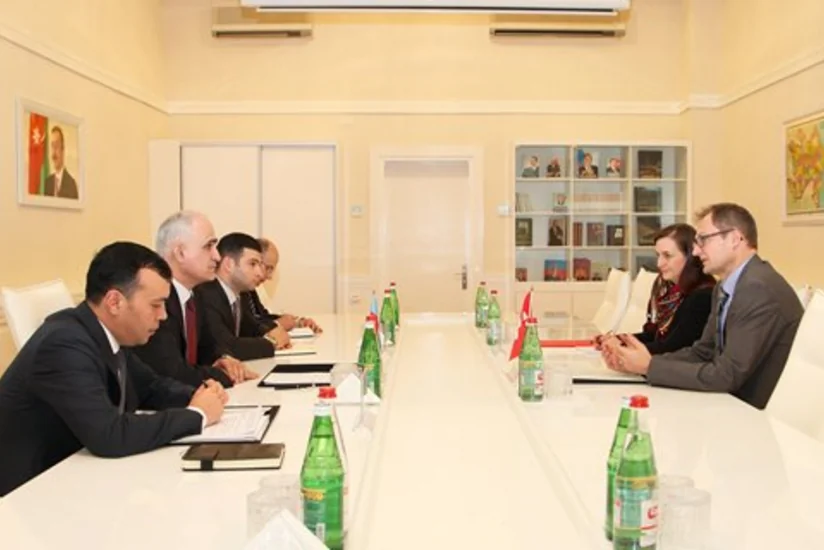 Azərbaycanın iqtisadiyyat naziri İsveçrə səfirini qəbul edib