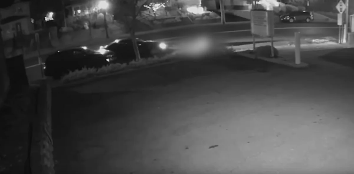 Ermənipərəst senatorun həyat yoldaşının törətdiyi yol qəzasının videogörüntüləri yayılıb