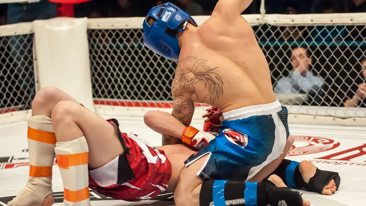 Kikboksçu yarış zamanı aldığı zərbədən ölüb