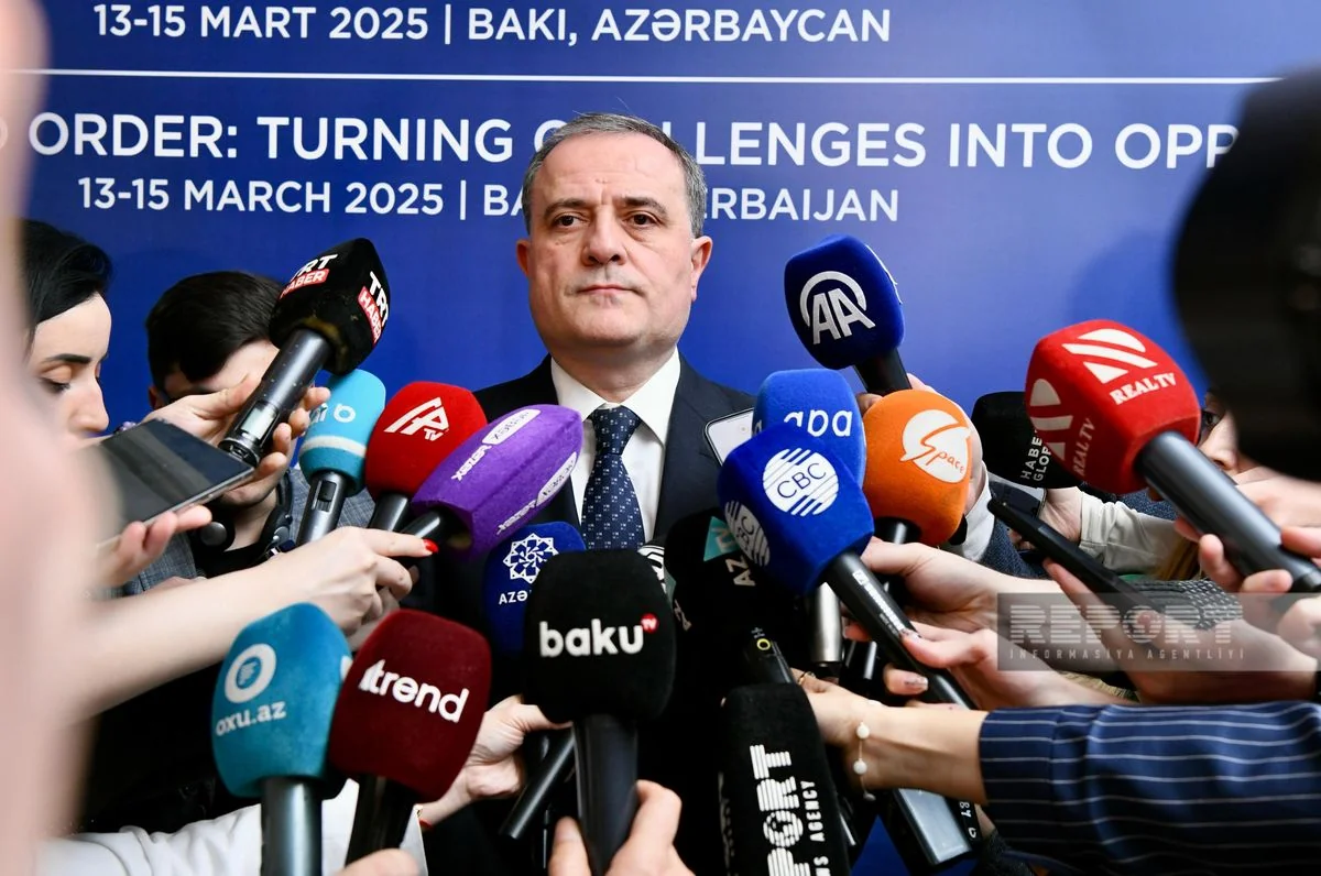 Ceyhun Bayramov: Qlobal güclər arasında parçalanmanın dərinləşməsi çoxqütblülüyü zəiflədir