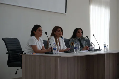 В Баку в исправительном учреждении провели мастер-классы для отбывающих наказание женщин