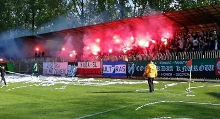 ​Polşada polis futbol fanatına atəş açıb – VİDEO