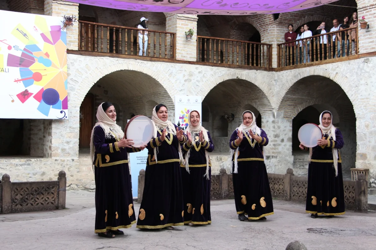 Şəki “İpək yolu” XIV Beynəlxalq Musiqi Festivalına start verilib