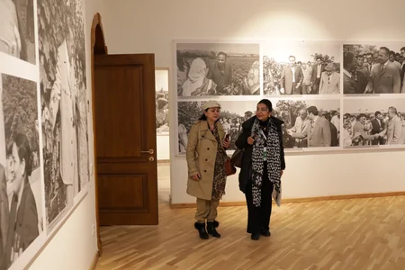 “Xarıbülbül” festivalının qonaqları “Heydər Əliyev və Qarabağ” sərgisində iştirak edib