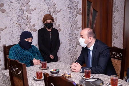 Daha üç rayonda şəhid ailələrinə təqaüd kartları təqdim edilib