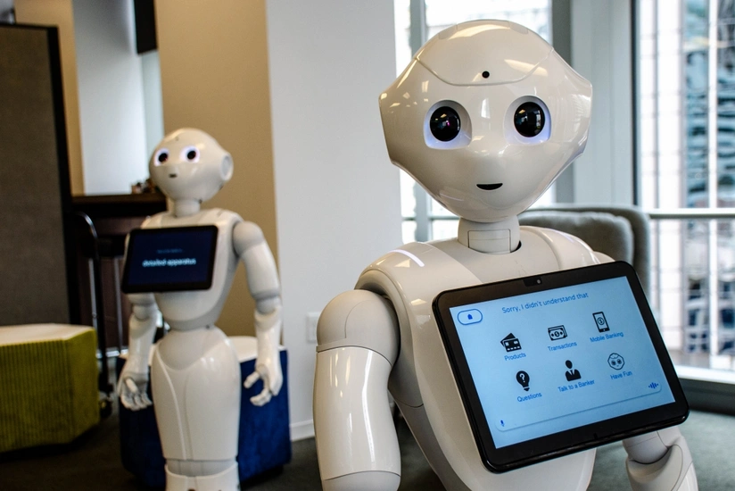 Yaponiyada ilk kuryer robot sınaqdan keçirilir