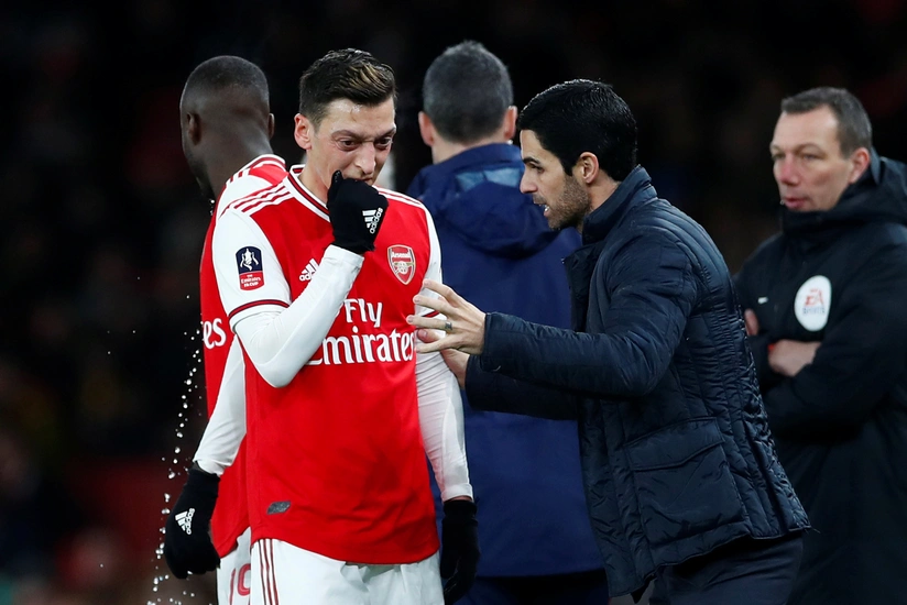 Arsenalın baş məşqçisi: Özilin ayrılmasını görmək kədərlidir