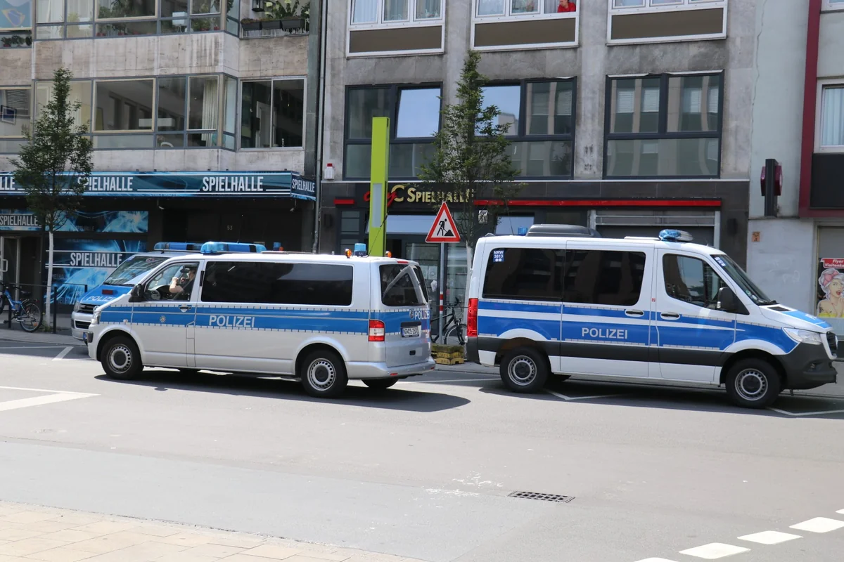 Almaniya ölkə üzrə komendant saatı rejiminə hazırlaşır
