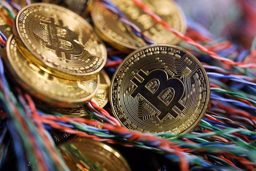 Bitkoin 5%-dən çox ucuzlaşıb