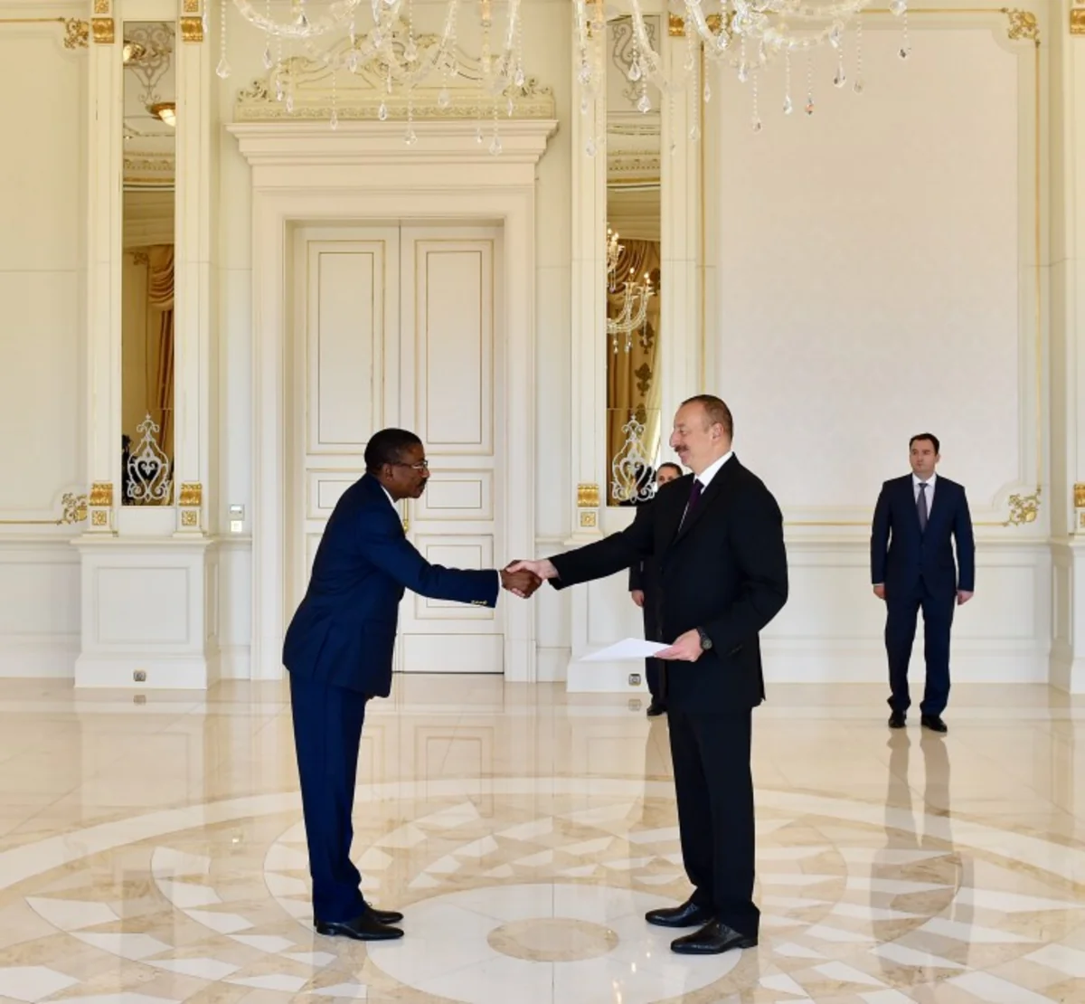 Prezident İlham Əliyev Burkina Fasonun yeni səfirinin etimadnaməsini qəbul edib - ƏLAVƏ OLUNUB
