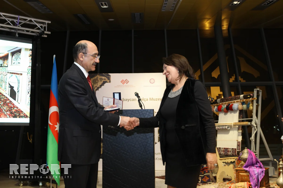 Xalça Muzeyinin fonduna daxil olan ən dəyərli eksponatlar ictimaiyyətə təqdim edilib - FOTO