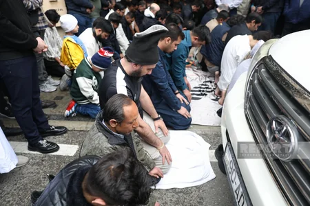 Bakıda Ramazan münasibətilə bayram namazı qılınıb