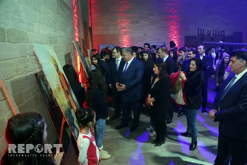 Azərbaycanın tarixi qəhrəmanları gənclərin gözü ilə sərgisinin təqdimat mərasimi keçirilib - FOTO