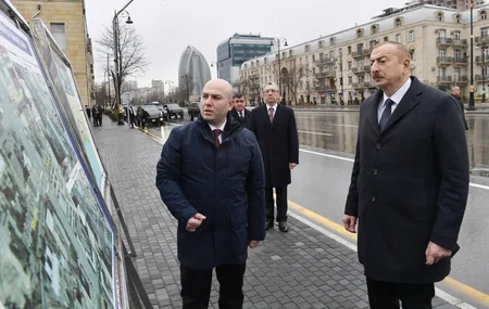 Prezident Xətainin heykəlinin köçürüldüyü parkda olub