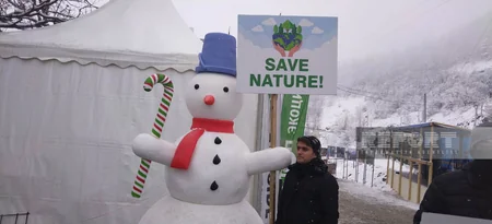 Interesting step by protesters on Khankandi-Lachin road