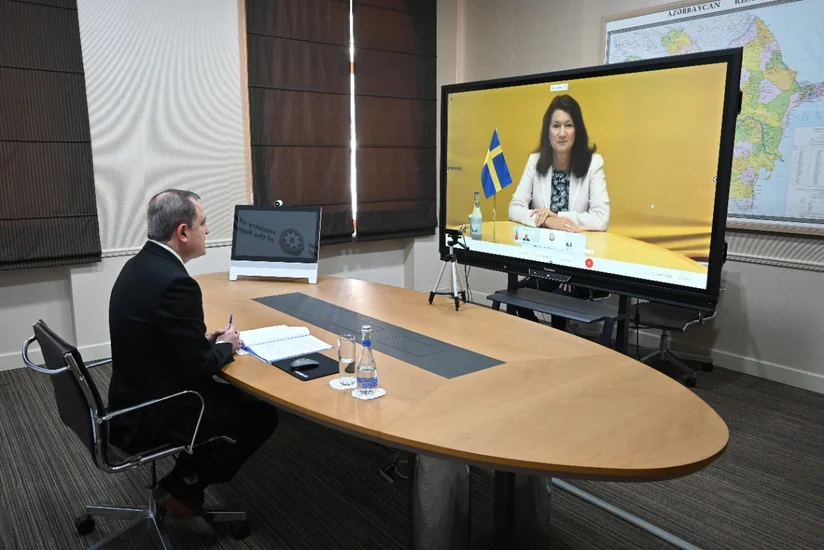 Ceyhun Bayramov isveçli həmkarını cəbhədəki vəziyyətlə bağlı məlumatlandırıb