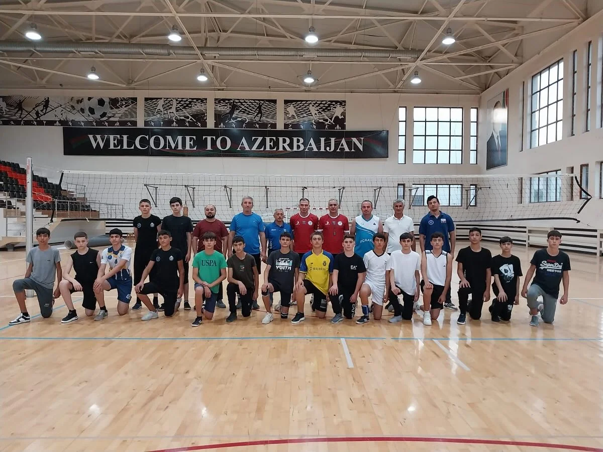 Azərbaycanın voleybol millisinin baş məşqçisi seçim xarakterli məşqlər keçirib