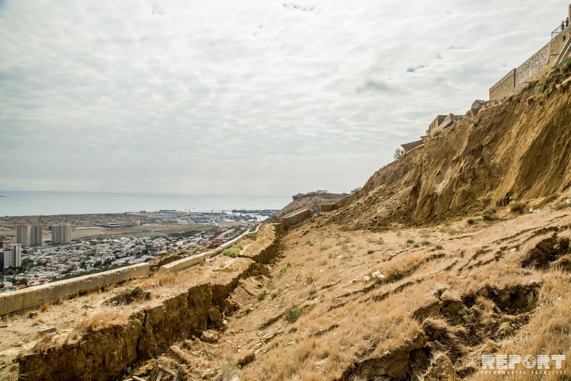 Badamdar sürüşmə zonasındakı çatlarda genişlənmə qeydə alınıb - VİDEO - YENİLƏNİB