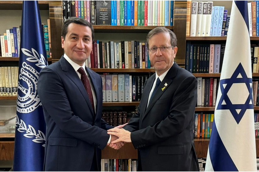 Hikmət Hacıyev İsrail Prezidenti ilə regional məsələləri müzakirə edib