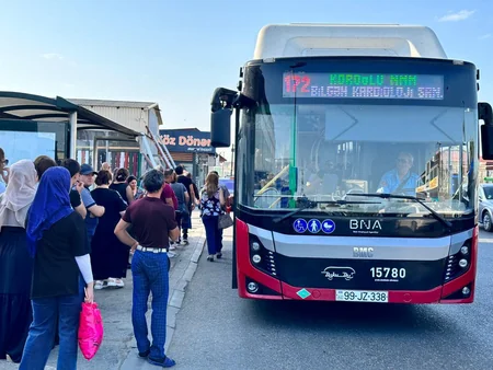 172 nömrəli marşrut xətti üzrə böyüktutumlu avtobuslar istifadəyə verilib
