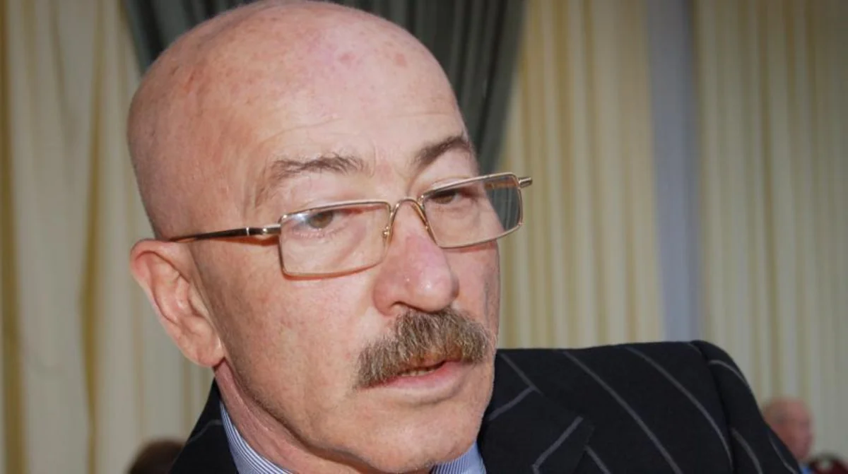 Певец Розенбаум спас женщину во время полета
