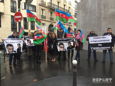 Азербайджанцы провели акцию перед посольством Армении во Франции с требованием освободить заложников