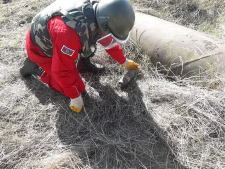 Qazaxda iki ədəd top mərmisi tapılıb