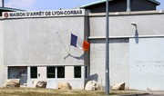 Во Франции заключенного вынесли из тюрьмы в сумке
