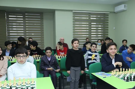 Memorial iştirakçıları Vüqar Həşimov Şahmat Akademiyasını ziyarət ediblər