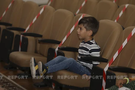 Antrakt bitdi, pərdələr şəhid övladları üçün qalxdı - REPORTAJ