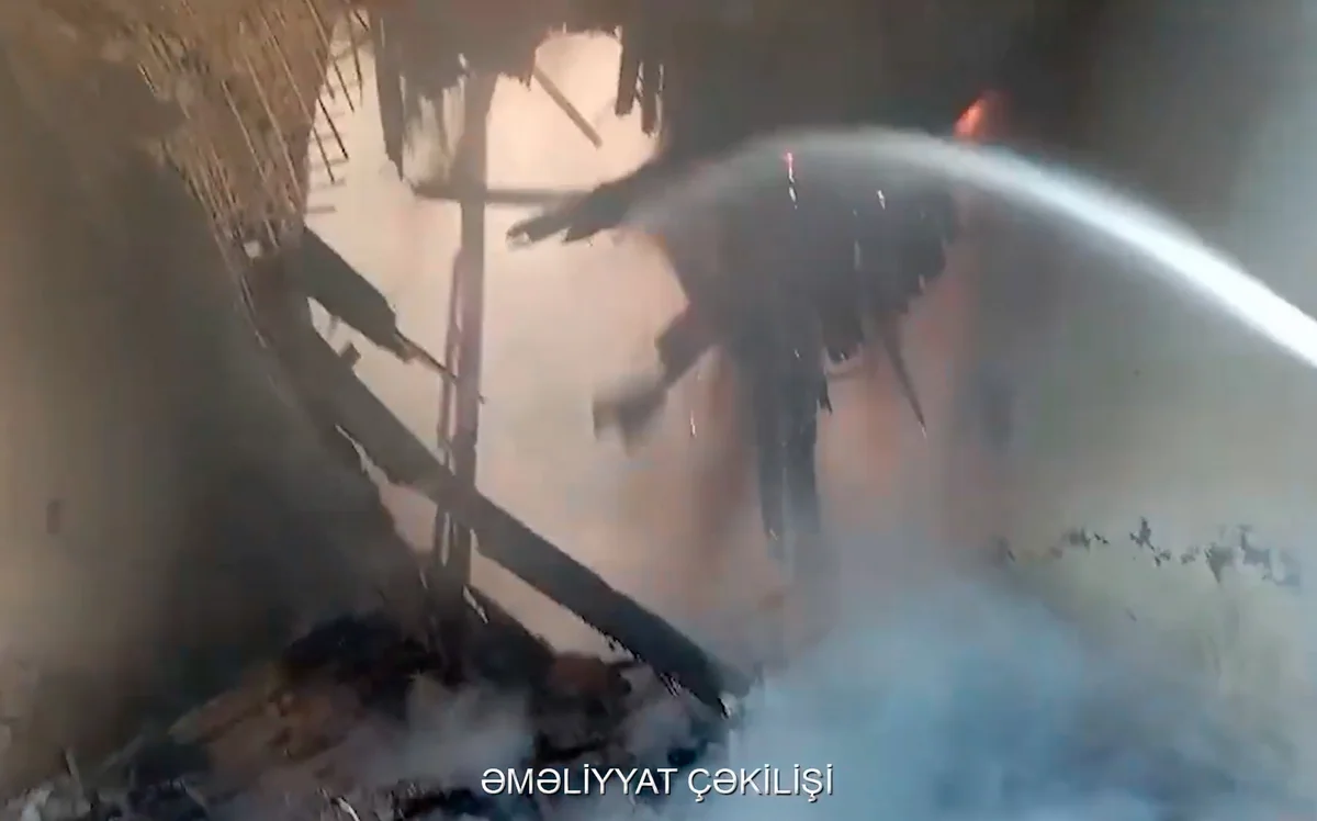 Sumqayıtda 15 boksdan ibarət qarajda yanğın olub