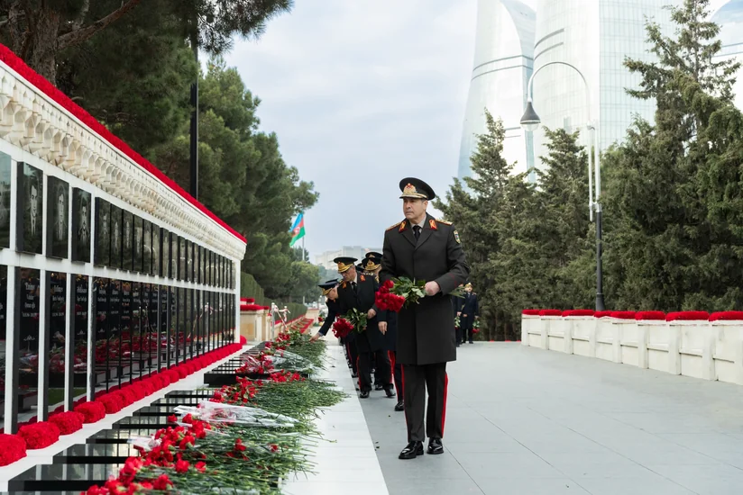 DİN-in şəxsi heyəti Şəhidlər xiyabanını ziyarət edib