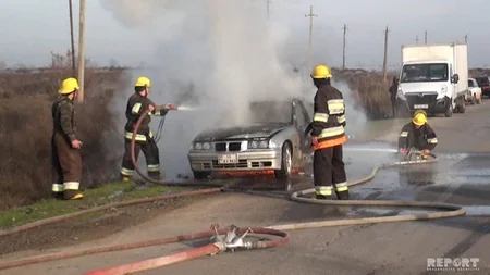 В Саатлы загорелся легковой автомобиль