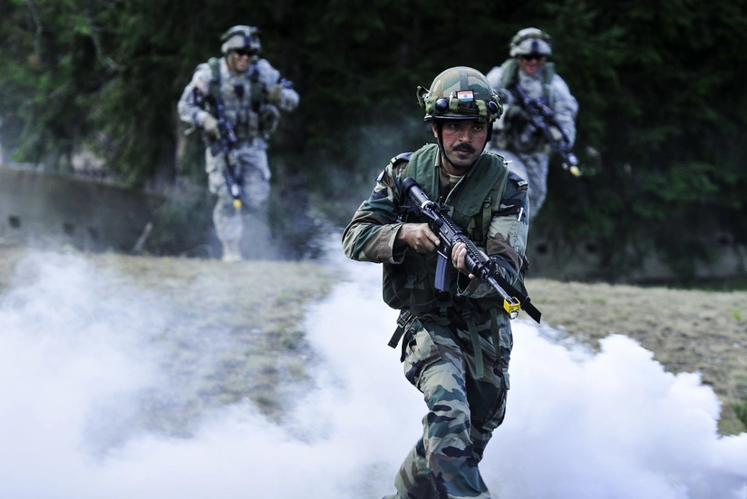 Indian security personnel killed after ambush by Maoists