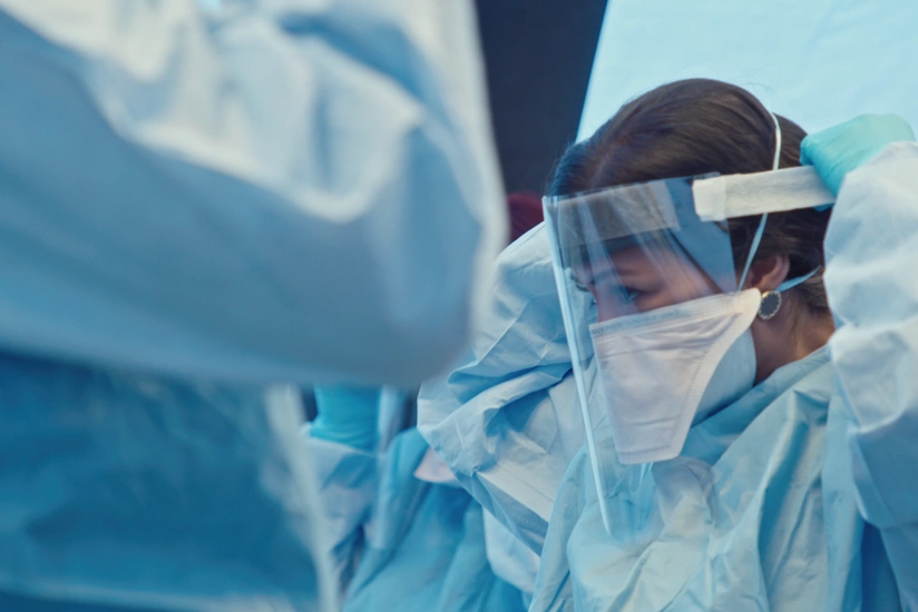 Alimlər koronavirusdan müalicənin effektivliyini azaldan mutasiyalar aşkar ediblər