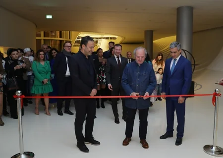 Heydər Əliyev Mərkəzində fransız heykəltəraş Mauro Kordanın sərgisi açılıb