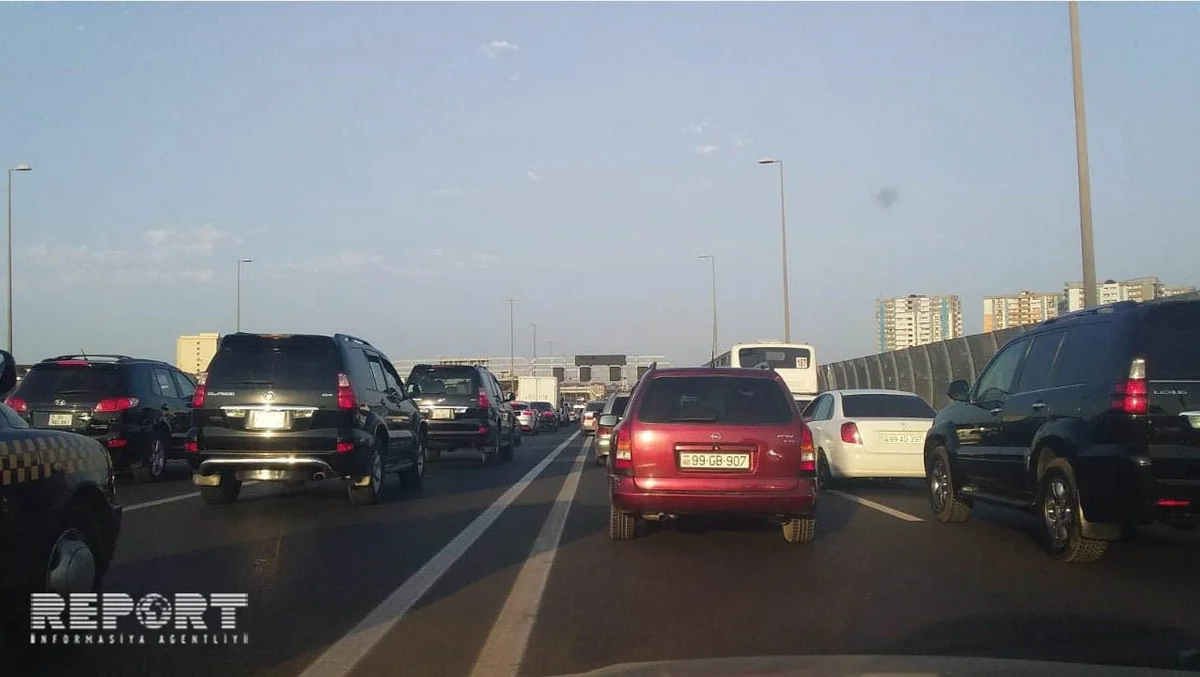 Bakıda zəncirvari yol qəzası olub - FOTO