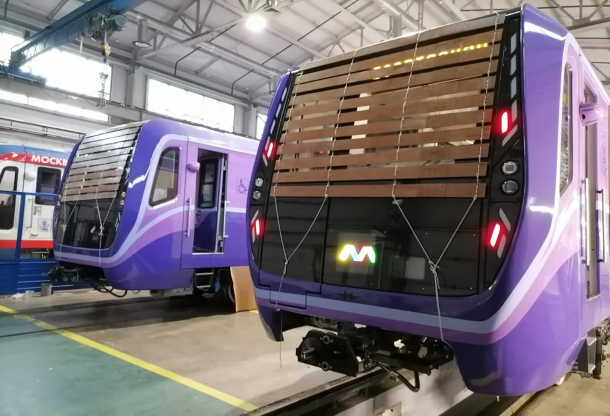Metronun Rusiyadan aldığı 2 yeni qatar Bakıya çatıb