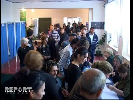 Hacıqabul sakinləri səsvermədə fəal iştirak ediblər - FOTO