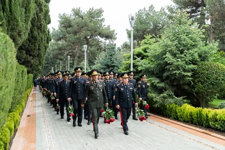 DİN əməkdaşları və hərbi qulluqçular Ümummilli Liderin xatirəsini yad ediblər