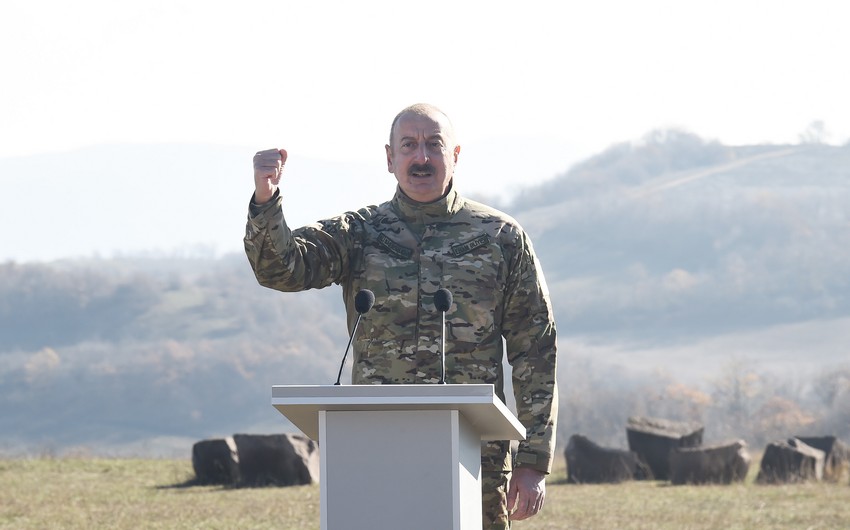 Ali Baş Komandan İlham Əliyev Şuşada hərbçilər qarşısında çıxış edib