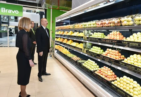 President Ilham Aliyev views Ganja Mall
