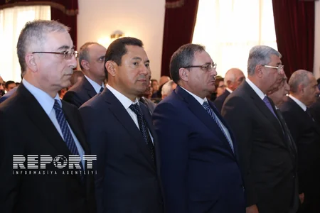 Bakı Ali Neft Məktəbində 2015-2016-cı tədris ilinin başlanması münasibətilə tədbir keçirilib