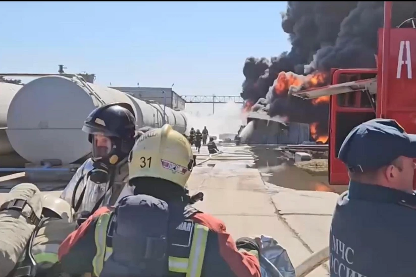 В Омске горят три емкости с нефтепродуктами